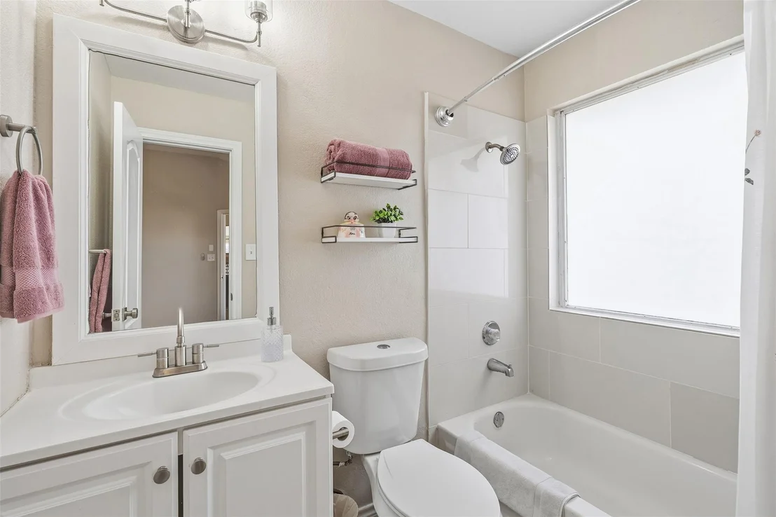 Photo of 115 Finch LN