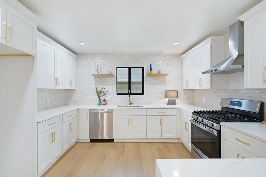 Photo of 7403 West Gate BLVD
