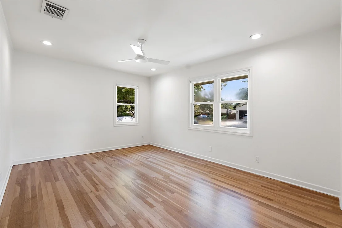 Photo of 2700 Addison Ave