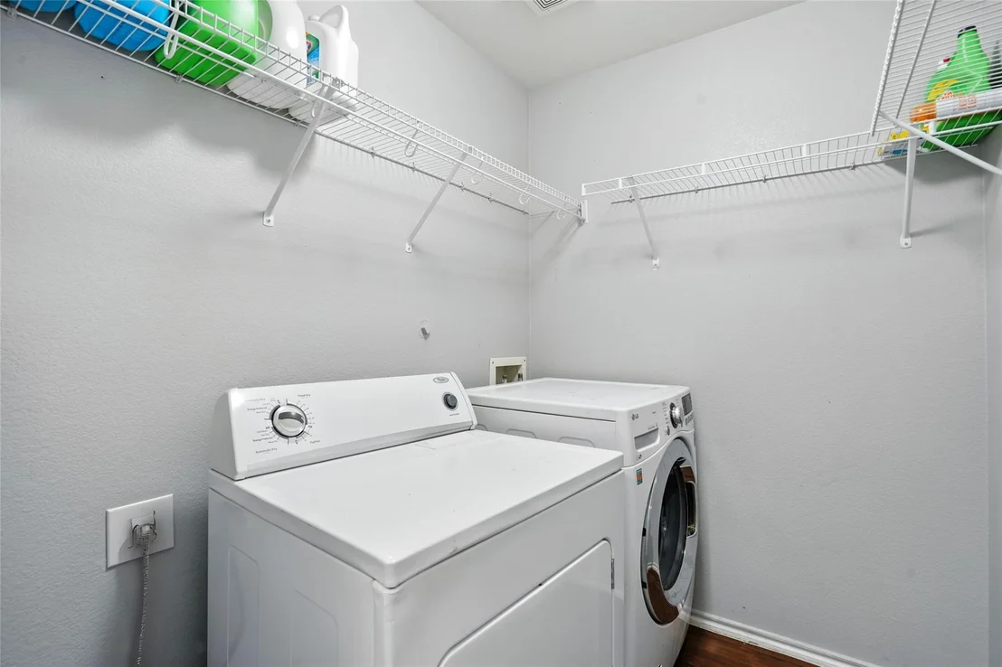 Photo of 221 Herrera TRL