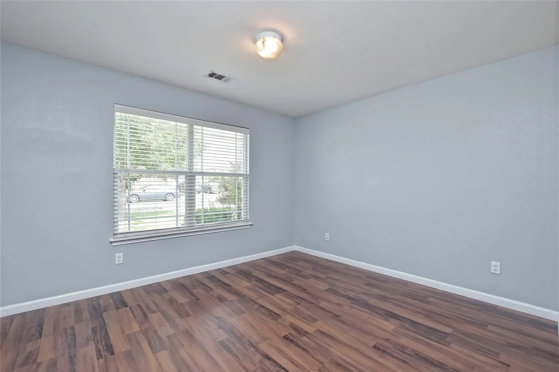 Photo of 18612 Great Falls DR