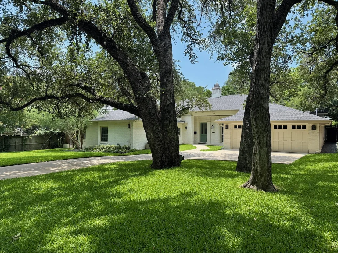 Photo of 1904 Meadowbrook DR