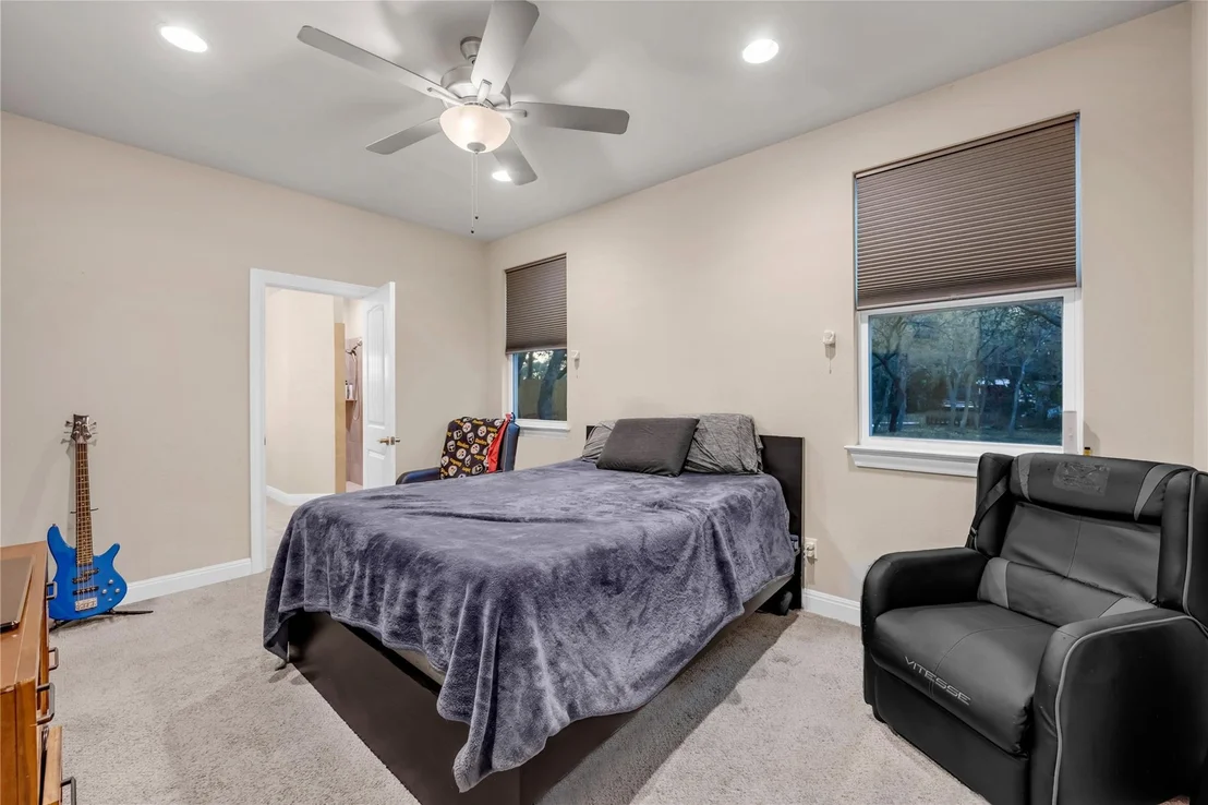 Photo of 904 Central BLVD