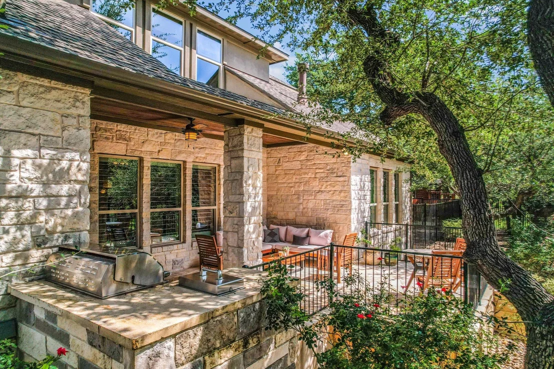 Photo of 465 Lloyd LN
