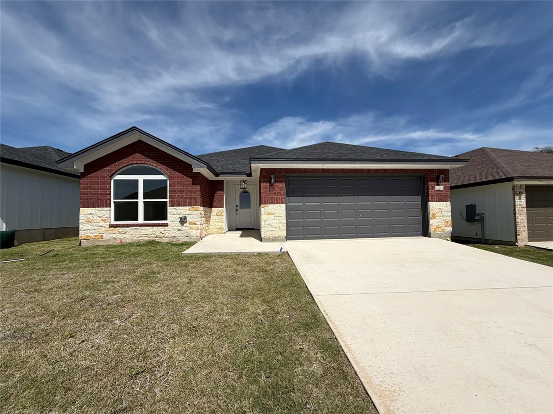 Photo of 2119 Blackhawk LOOP