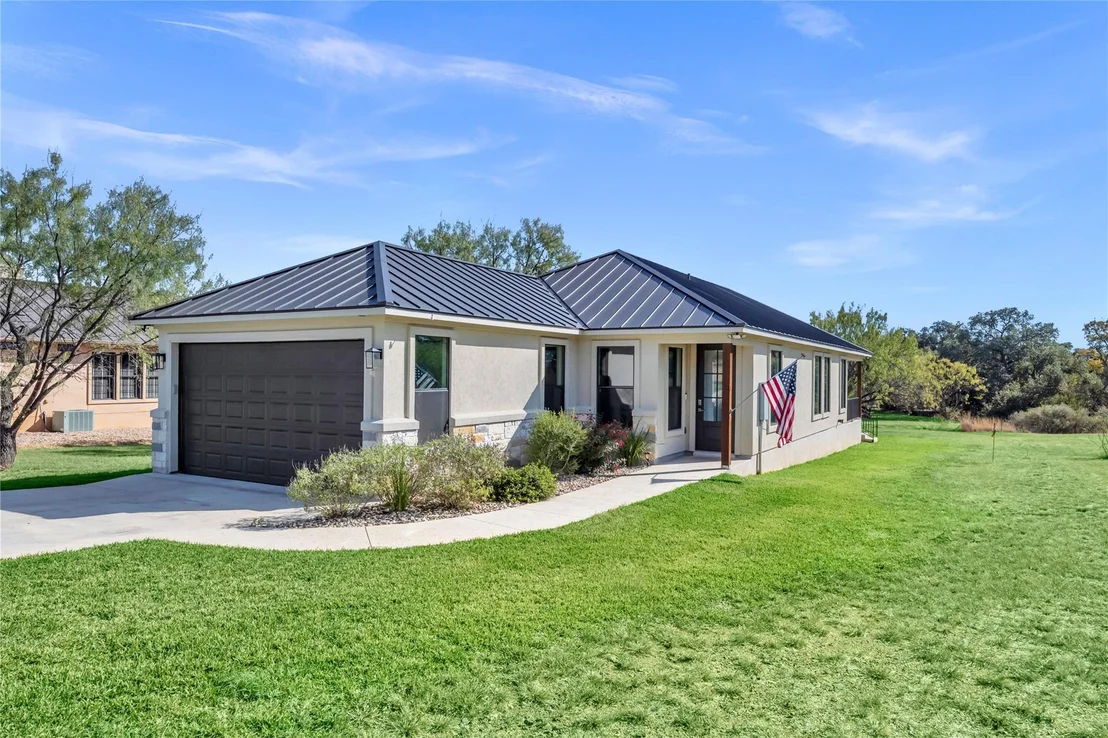 Photo of 3205 Douglas DR
