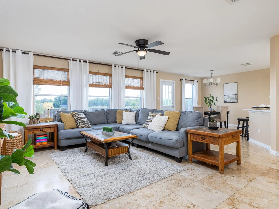 Photo of 235 Herrera TRL