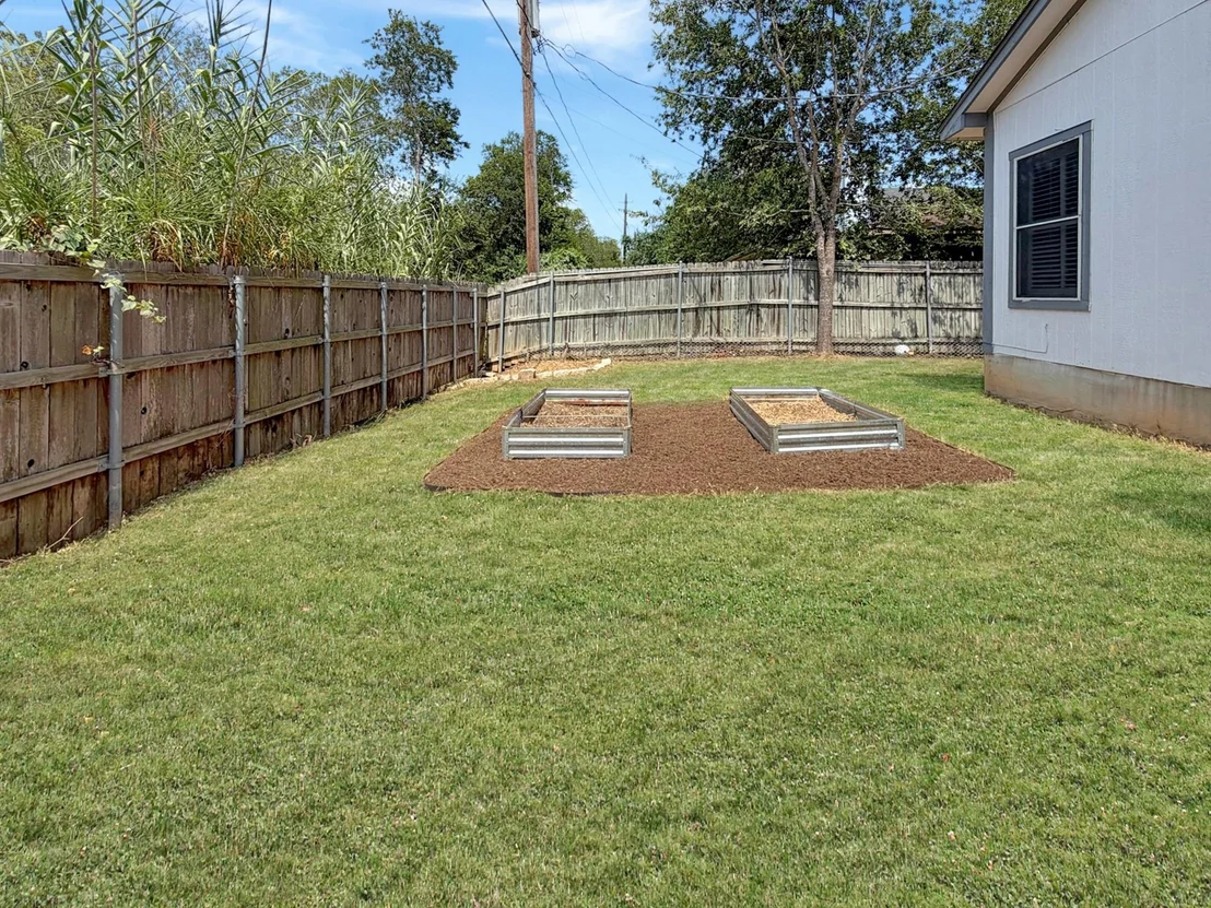 Photo of 4419 QUICKSILVER BLVD