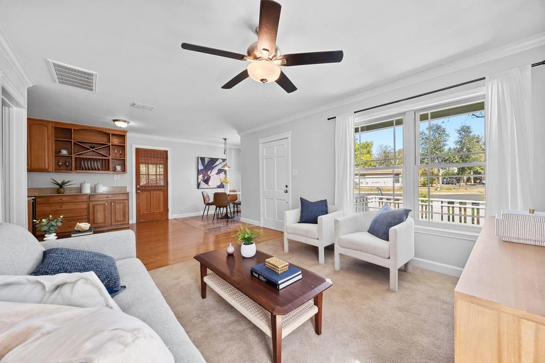 Photo of 1701 Crown DR
