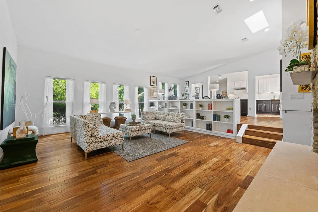 Photo of 102 Crescent BLF