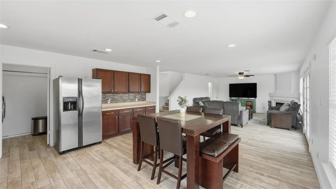 Photo of 585 Siebert DR