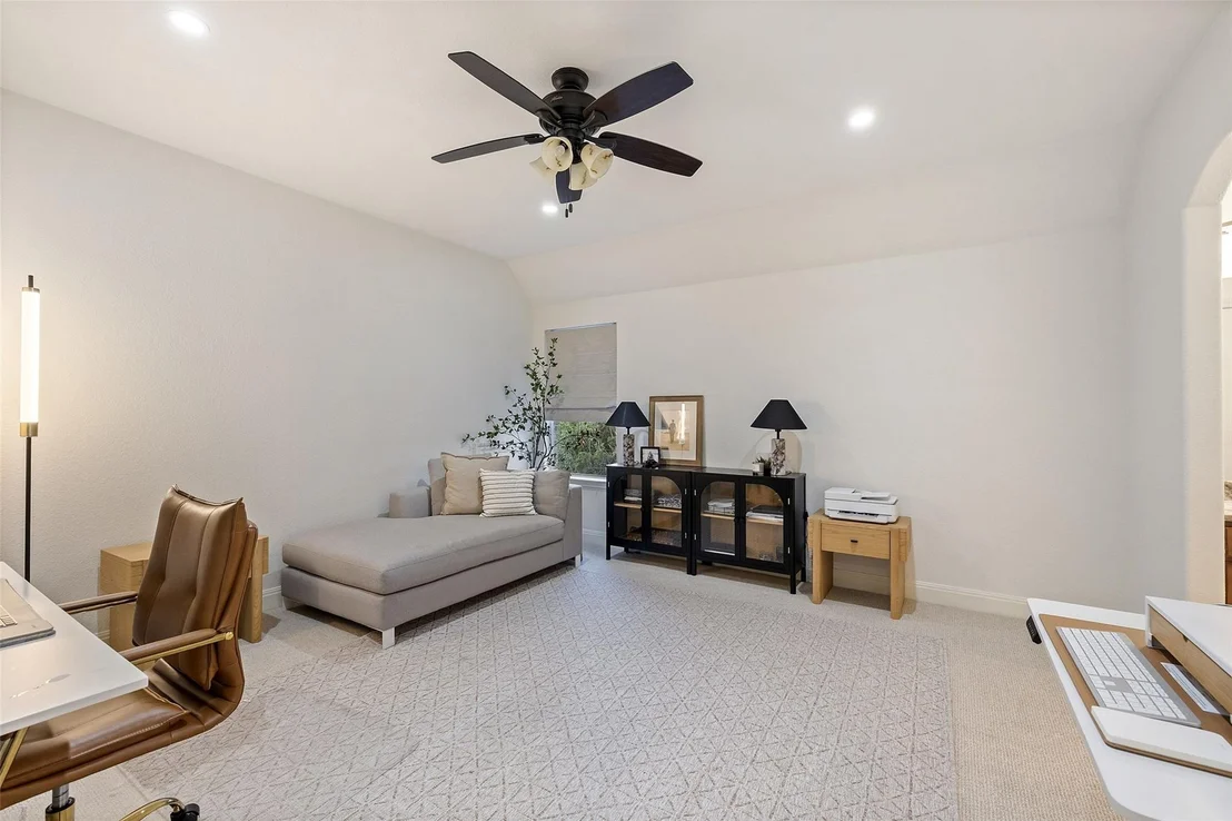 Photo of 11700 EAGLES GLEN DR