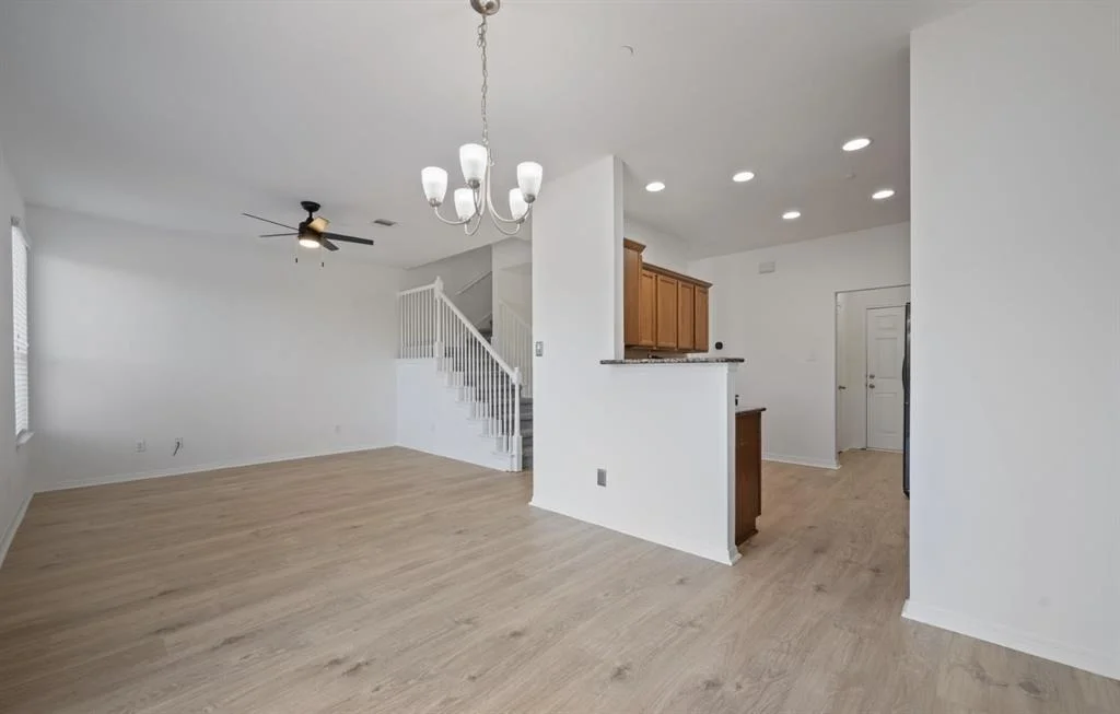Photo of Unit 2103 at 700 Mandarin    Flyway