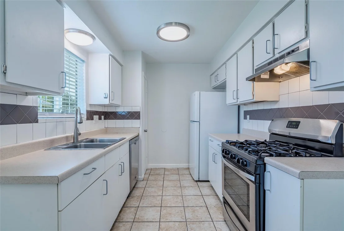 Photo of 2202 Silver Spur DR