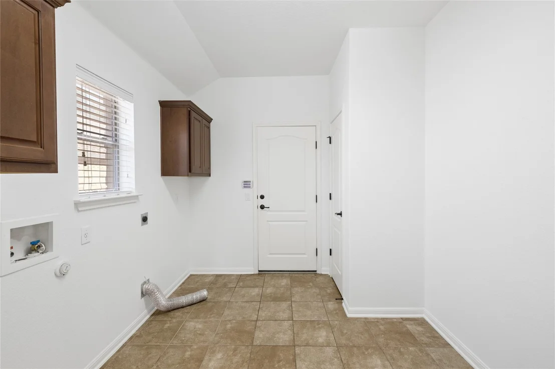 Photo of 250 Maeves WAY