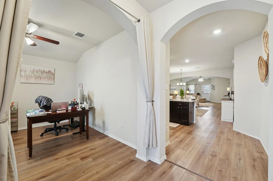 Photo of 184 Pivot DR