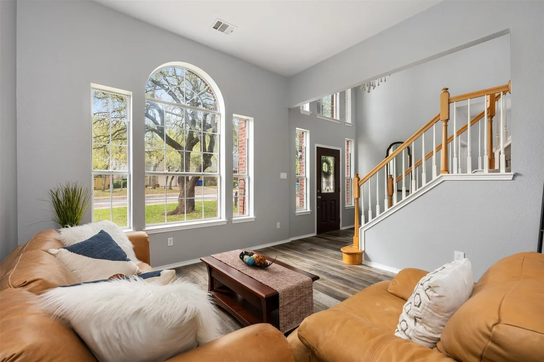 Photo of 1107 Sugarberry DR