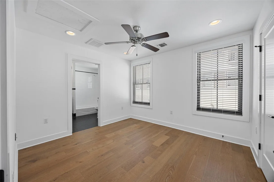 Photo of 2304 Mc Bee ST