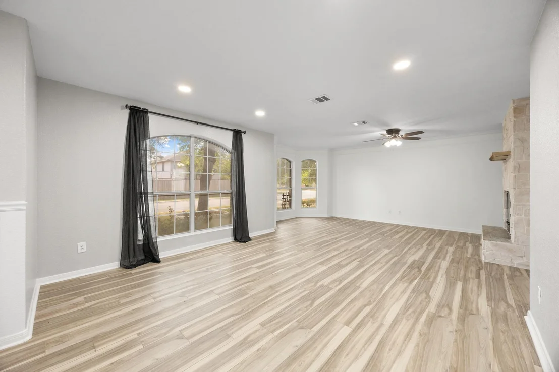 Photo of 1516 Lorson LOOP