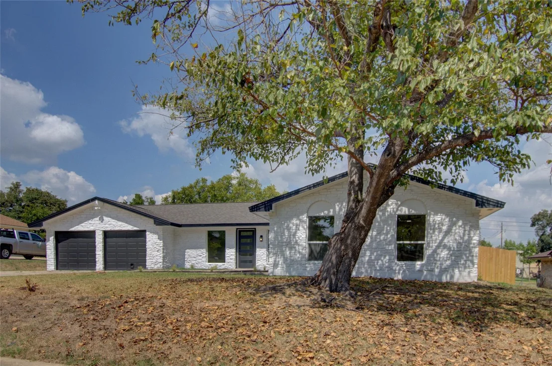 Photo of 1402 Cardinal Hill DR