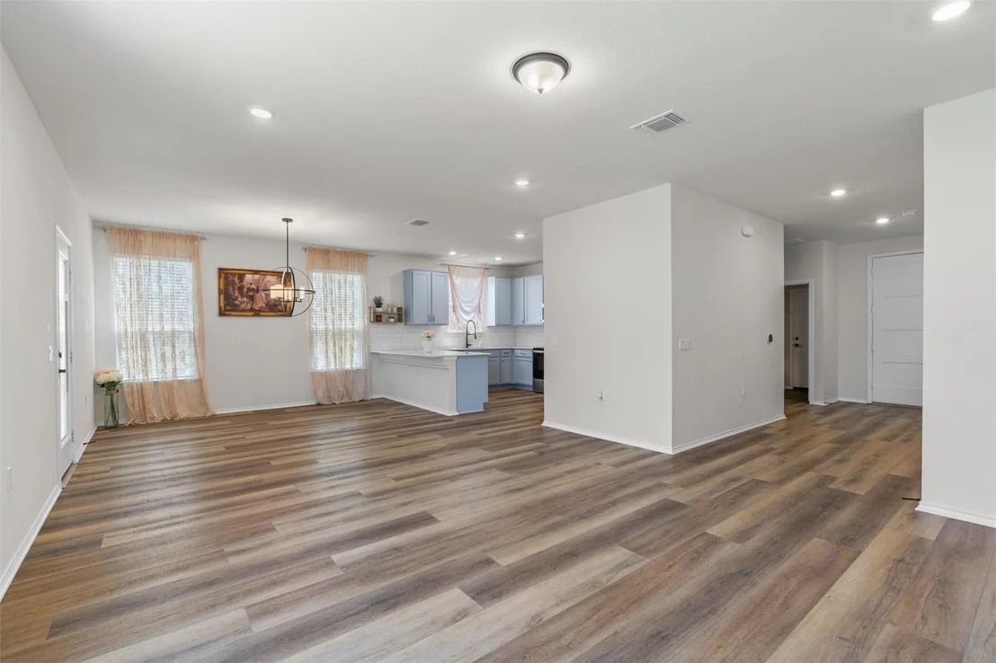 Photo of 4712 Pell RD