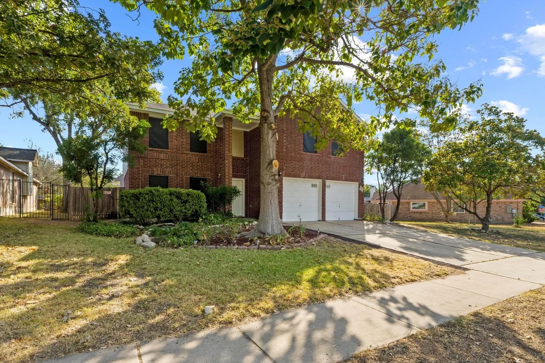 Photo of 202 E Custers Creek BND