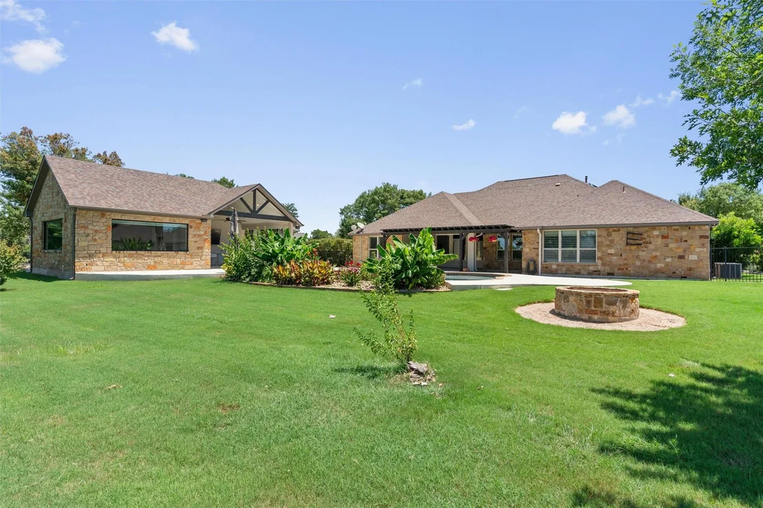 Photo of 152 Whitney Woods CIR