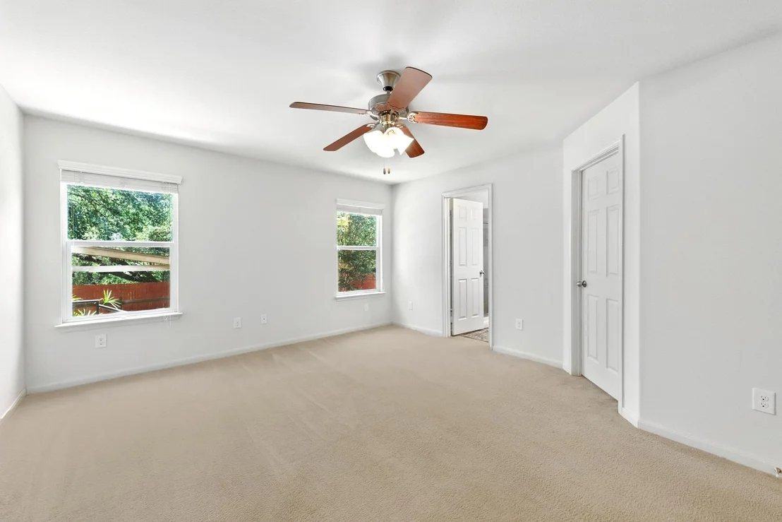 Photo of 2215 Stonehaven