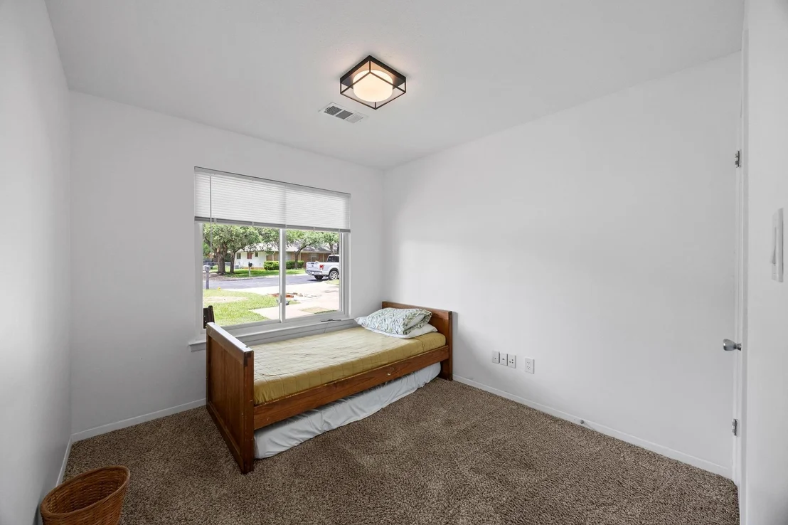 Photo of 1100 Parker CIR