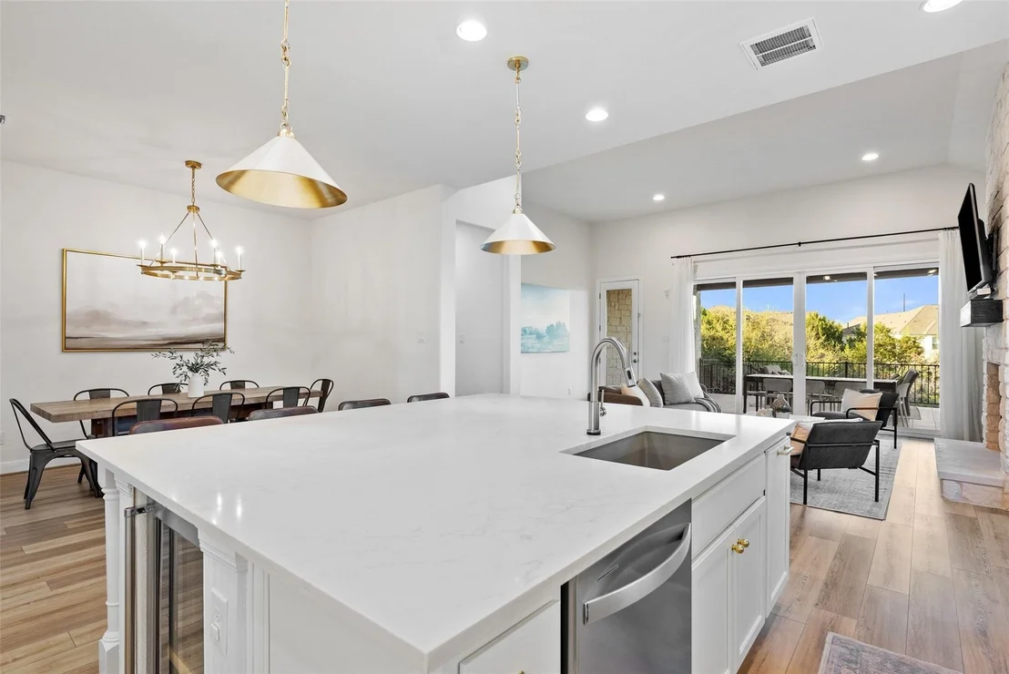 Photo of 739 Rawson BND