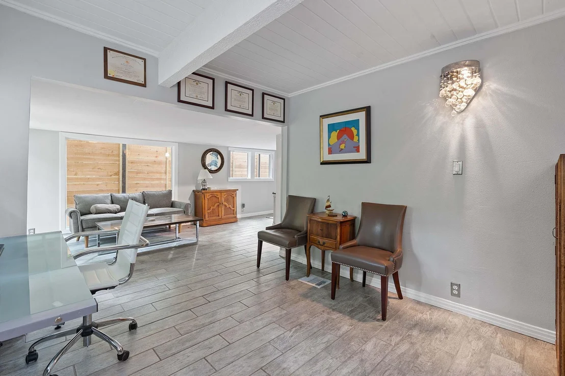 Photo of 2909 Edgewater DR