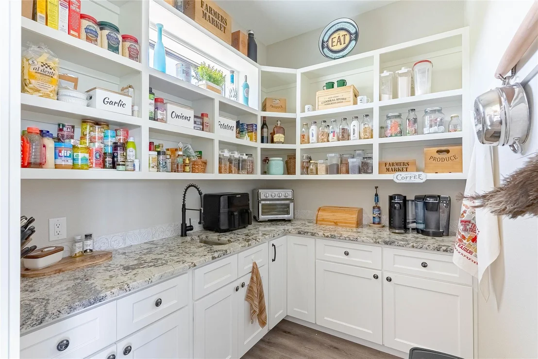Photo of 23633 Lakeside DR