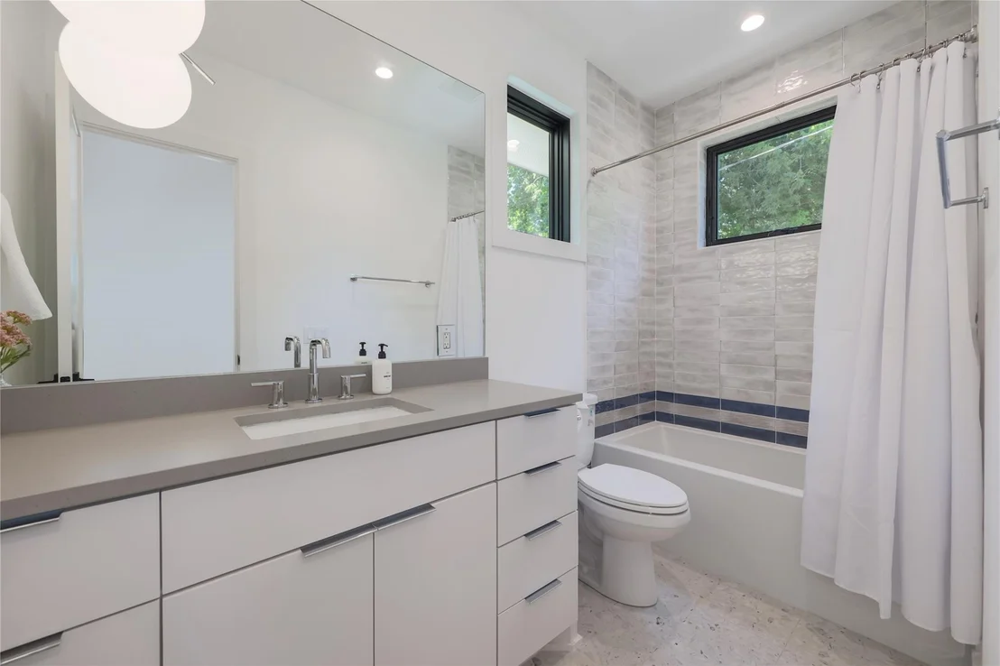 Photo of 87 Chalmers Ave