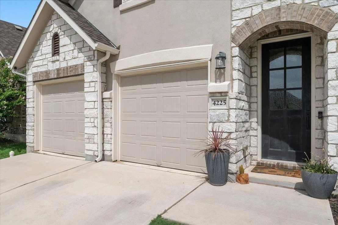 Photo of 4225 Promontory Point TRL