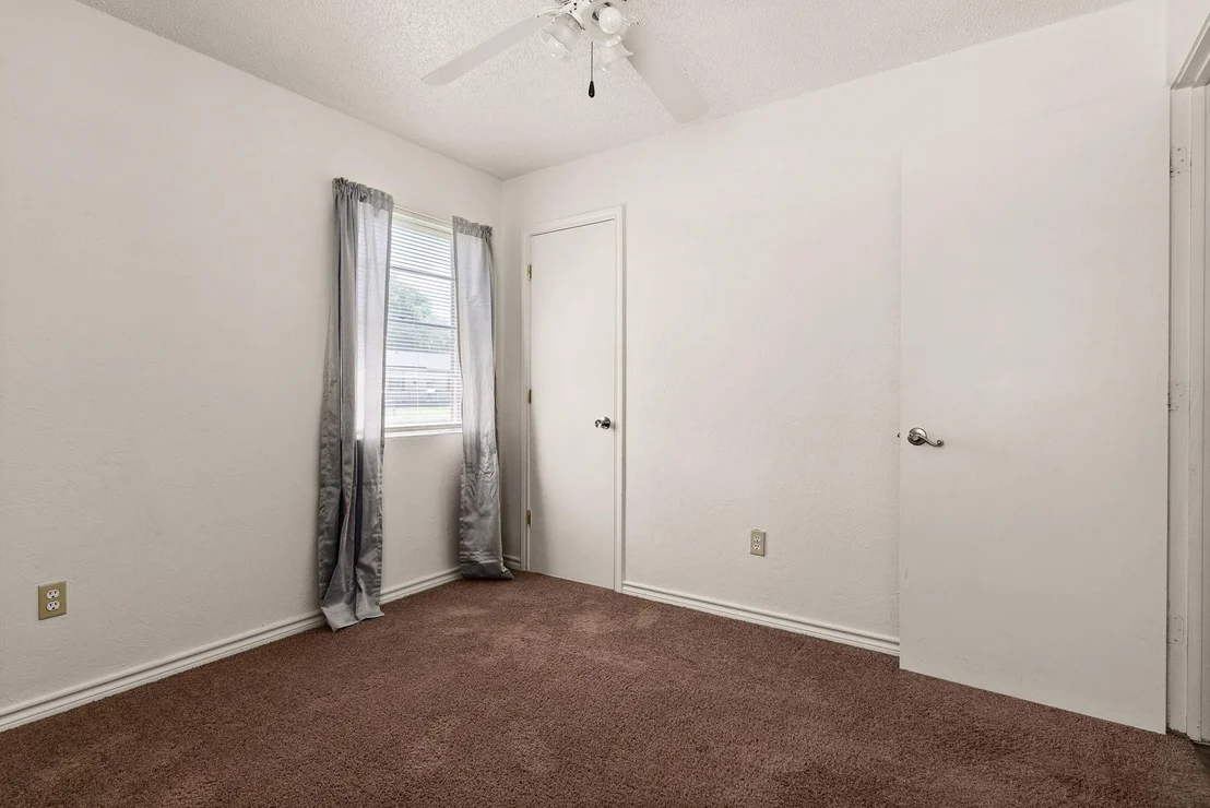 Photo of 2813 Live Oak DR