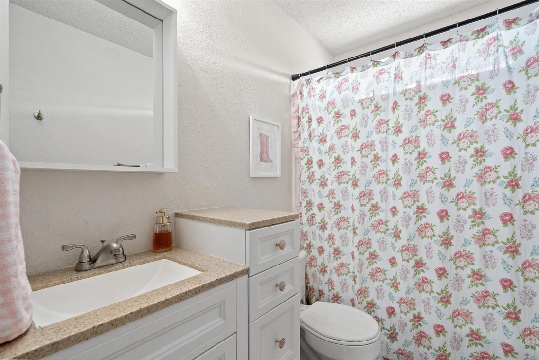 Photo of 1308 Honeysuckle LN