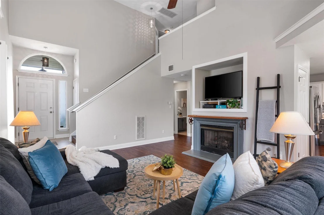 Photo of 17301 Valentine DR