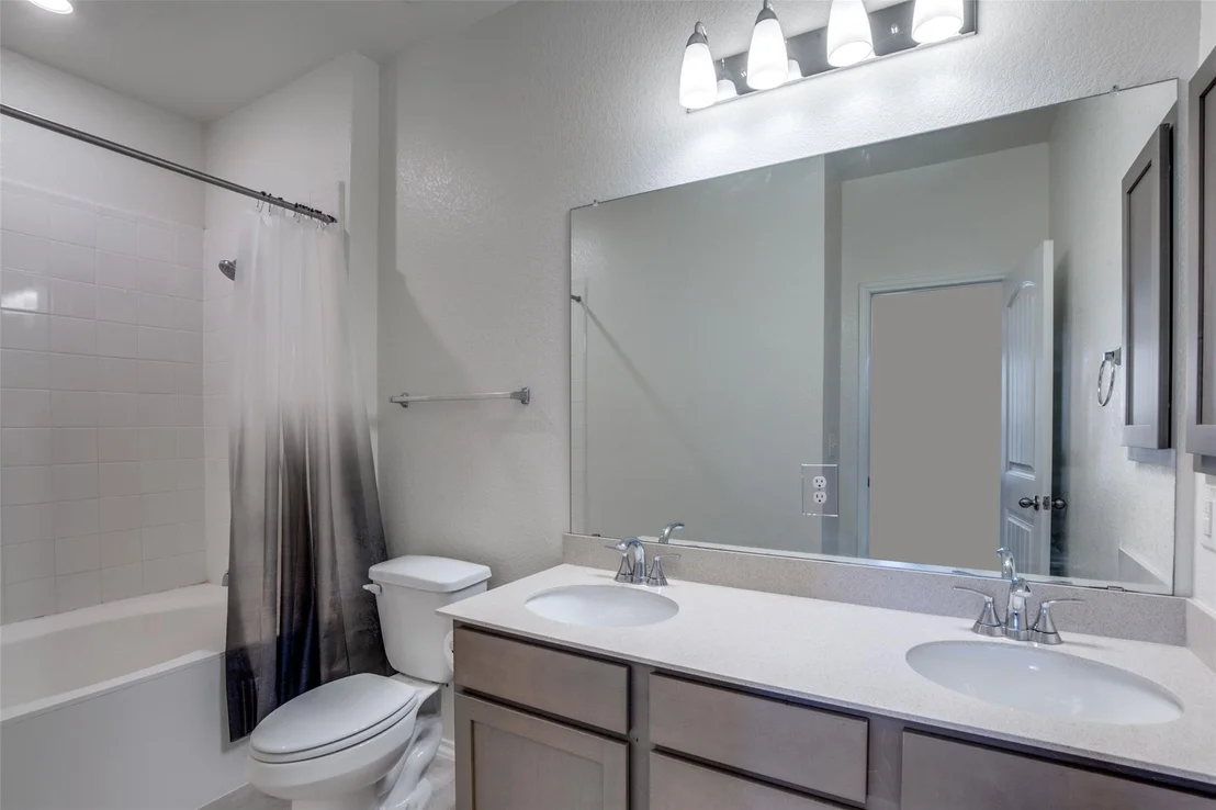 Photo of 211 Pitkin DR