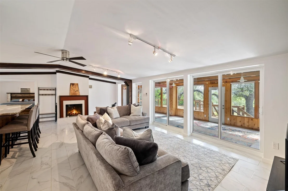 Photo of 107 Lake View DR