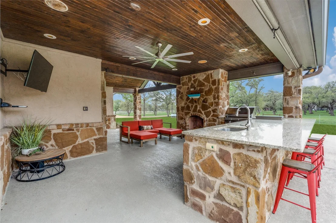 Photo of 237 County Rd 415