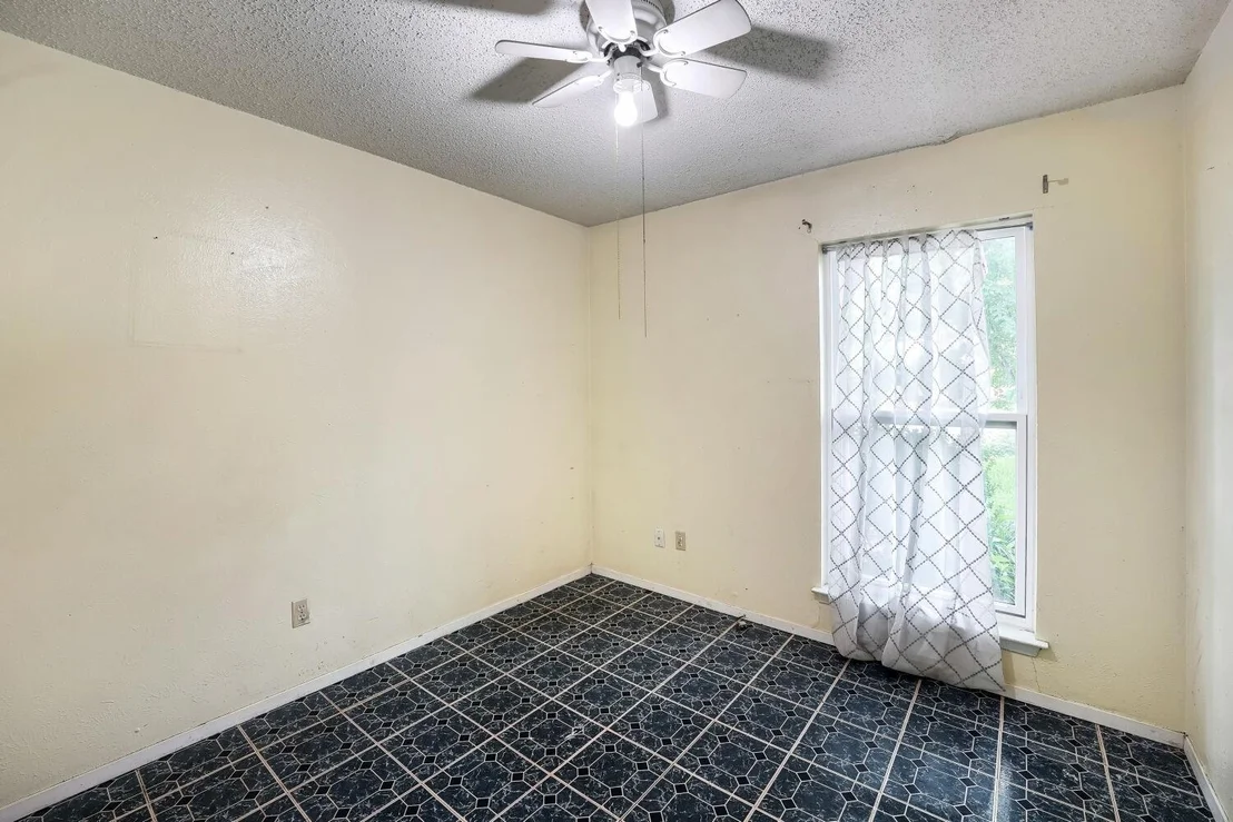 Photo of 5107 Suburban DR