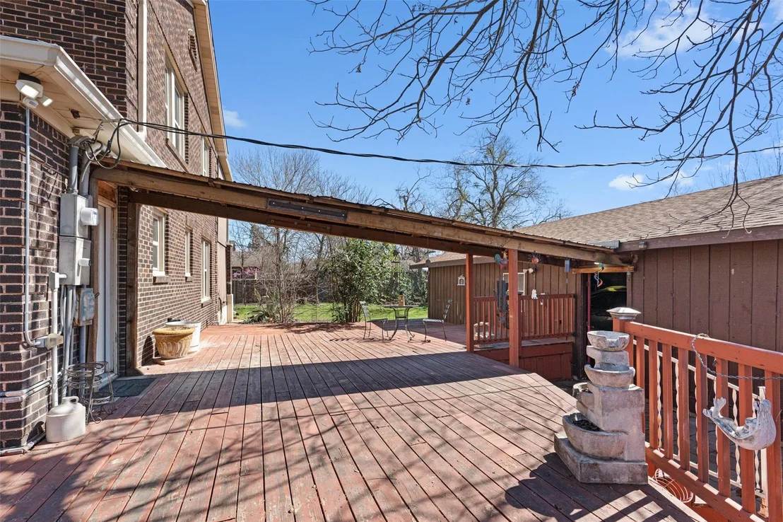 Photo of 1543 W Clark ST