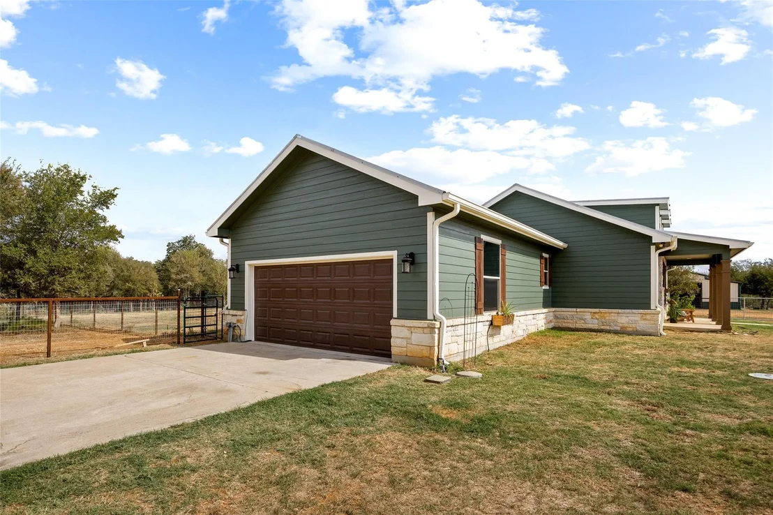 Photo of 301 County Road 491 RD