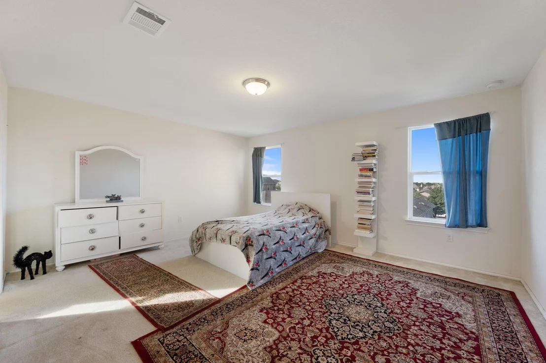 Photo of 807 Screech Owl DR