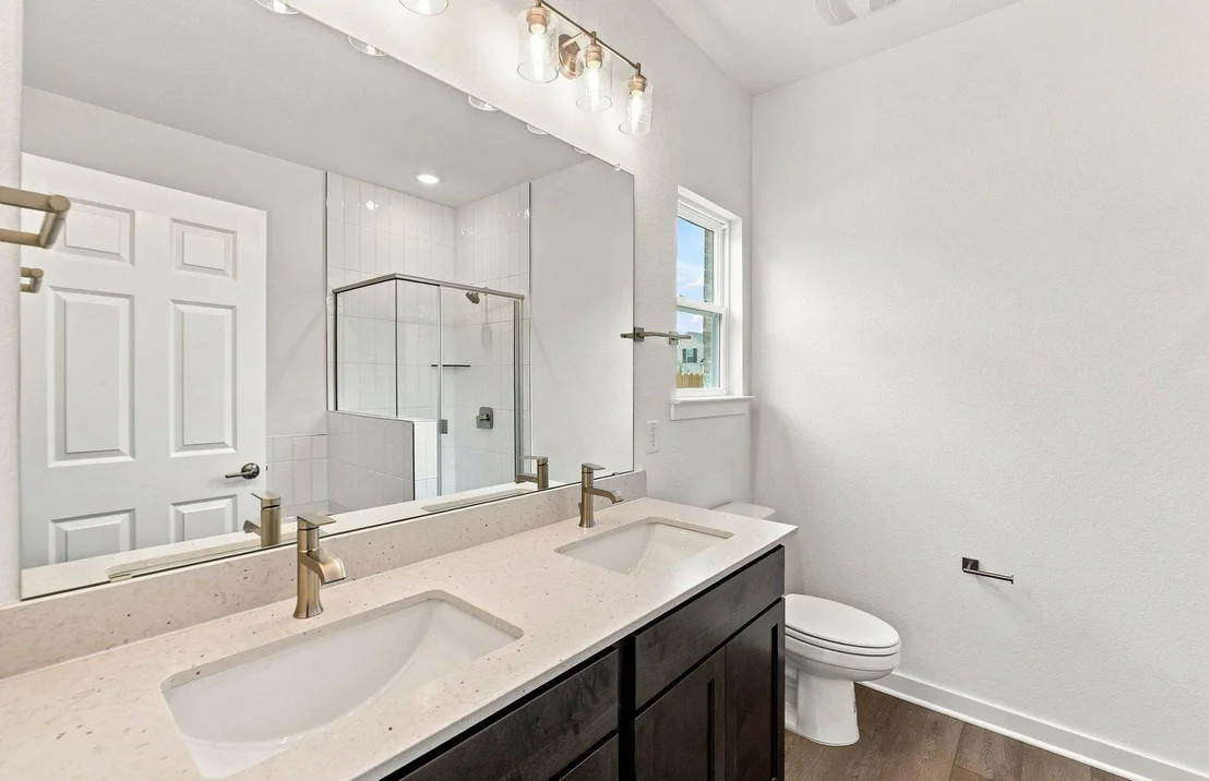 Photo of 129 Adlai Ave