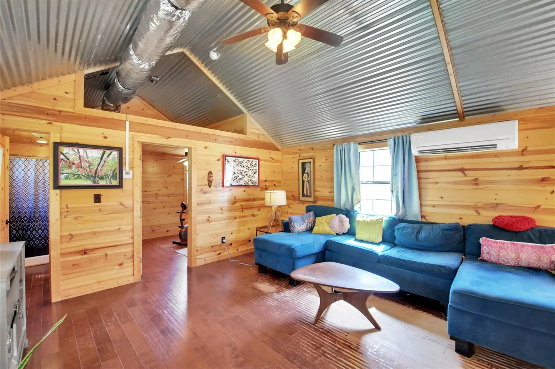 Photo of 1205 Private Road 7016 RD