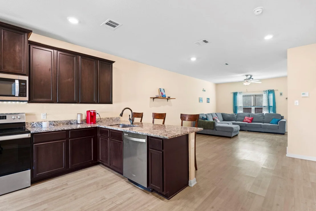 Photo of 1698 Violet LN