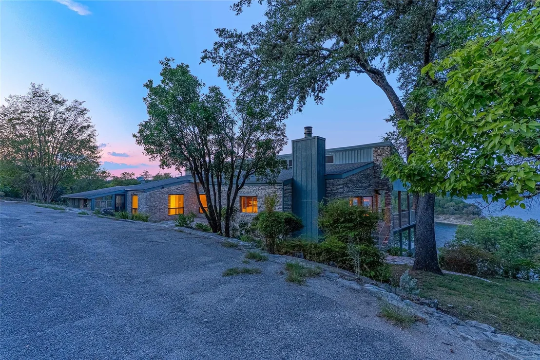 Photo of 18106 Travis CIR
