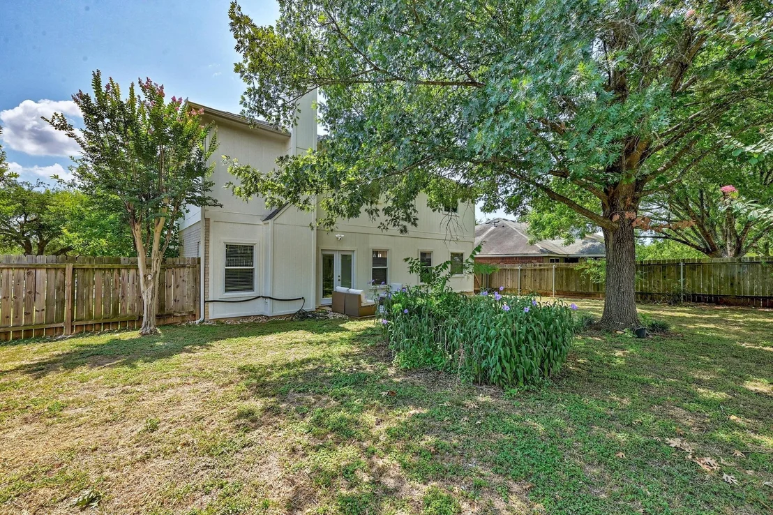 Photo of 7400 Spivey DR