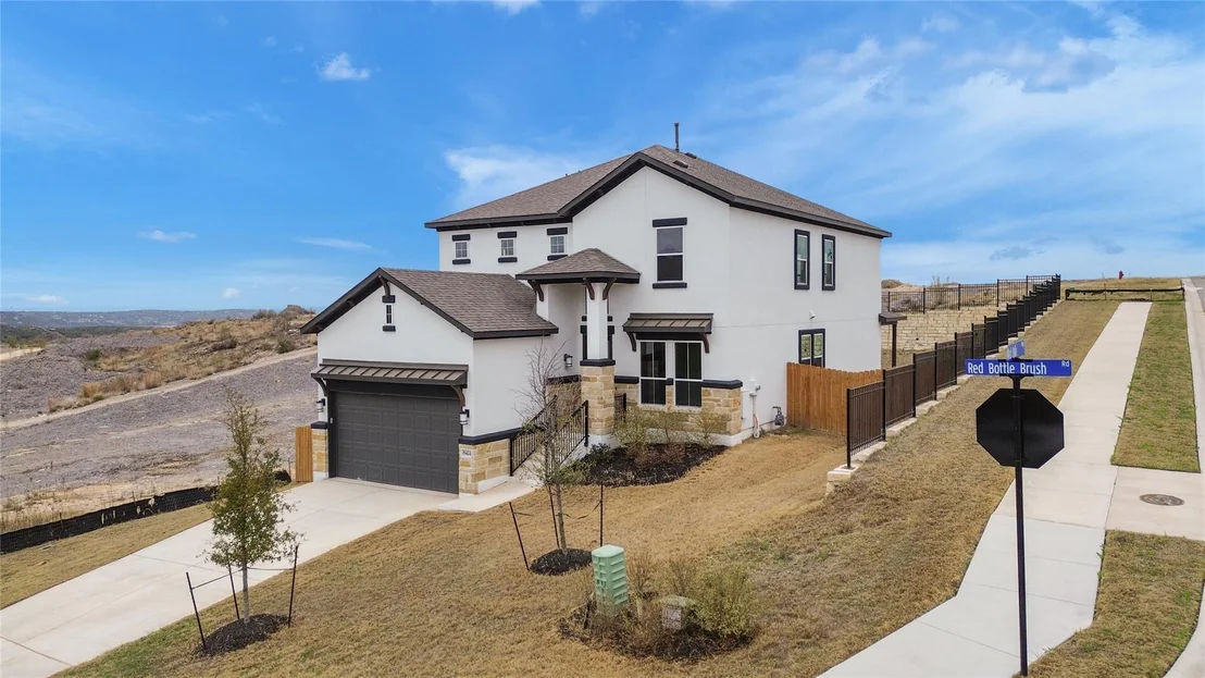 Photo of 8424 Red Bottle Brush RD
